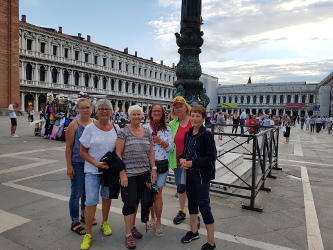 Foto: Die Gruppe auf dem Markusplatz