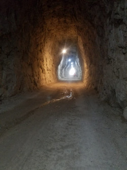 Foto: Im Tunnel durch die Dolomiten